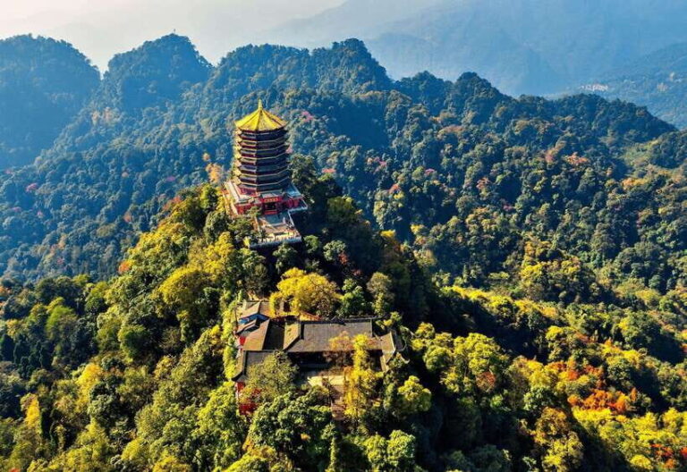 Mount Qingcheng Tour: Explore Serene and Sacred Taoist Site - What Travelers Say