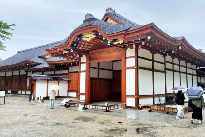 Nagoya Castle and Local Flavor Samurai Tales and Street Food Walk - Exploring Nagoya Castle: A Fortress of Power and Culture