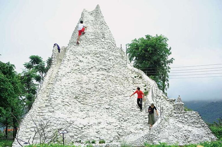 Pokhara: Private Half-Day Tour and Tibetan Culture Tour - What Makes This Tour Stand Out?