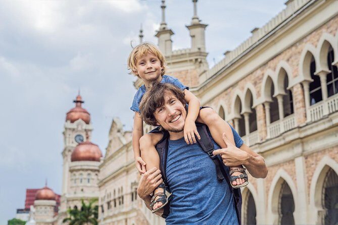 Private Day Kuala Lumpur Photographic Tour With Petronas Twin Tower & Batu Caves - Analyzing the Value