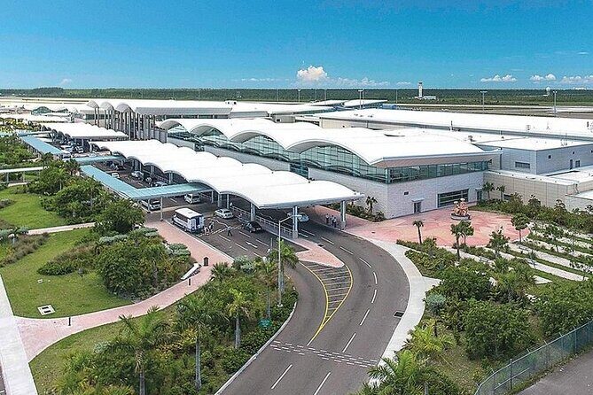 Private Roundtrip Minivan Airport Transfer to Paradise Island - The Realities: What Travelers Have Said