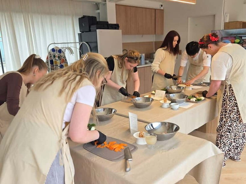 Seoul: Cooking Class and Tour with Michelin-Trained Chef - Behind the Kitchen Door: What Youll Learn and Do
