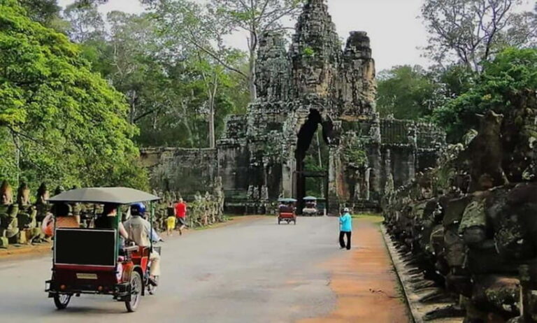 Siem Reap : Private Tuk-Tuk Tour of the Magnificent Temples. - The Experience on the Ground