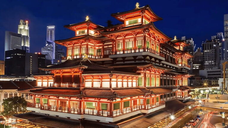 Singapore: Chinatown Hidden Treasure Walking Tour with Snack - What to Expect on the Tour