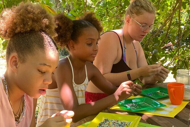 Souvenirs workshop A Mi Mek It! in Montego Bay Jamaica (FR & EN) - Practical Details