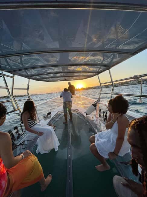 The Clear Boat Experience Bahamas drinks and snacks included - What Makes This Tour Special?