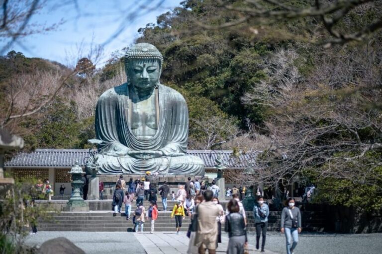 Trip to Kamakura & Enoshima: Shrines, Seaside, Temples &Tea - The Kamakura Experience: Temples, Shrines, and a Matcha Ritual