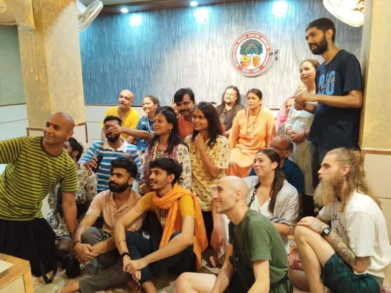 Varanasi: Ganges River Sunrise and Morning Walking Tour - Authenticity and Depth: What Travelers Are Saying
