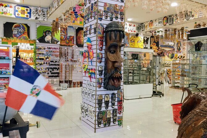 World Mart Souvenirs Store - Free Pick-up / Drop-off - What Past Travelers Say
