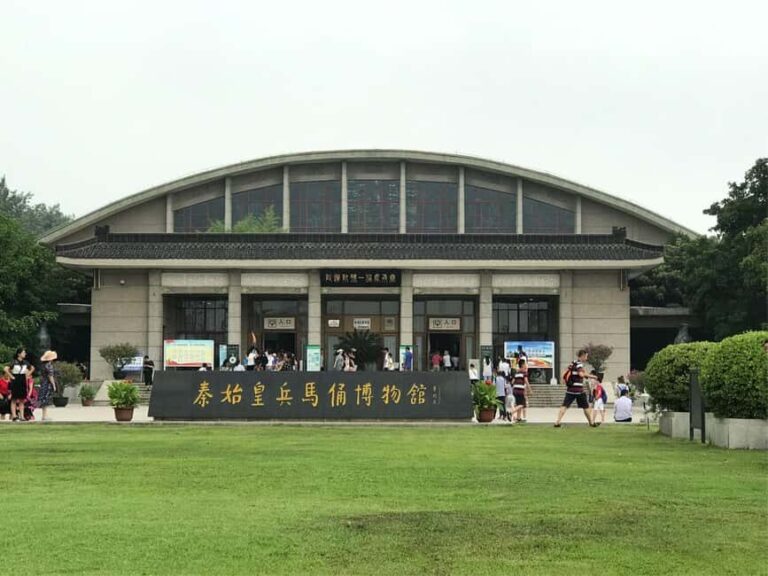 Xian: Terracotta Army Ticket Guided & Transfer Tour Option - A Closer Look at the Tour Experience