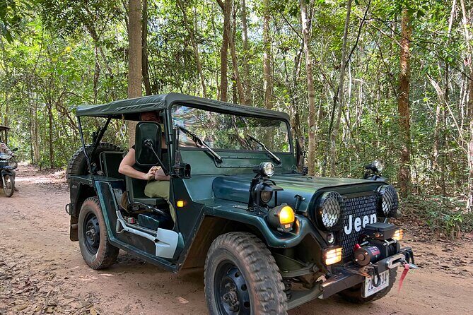 Angkor Wat Sunrise and Market Tour by Jeep - Cultural Break at Srah Srang and a Taste of Local Life