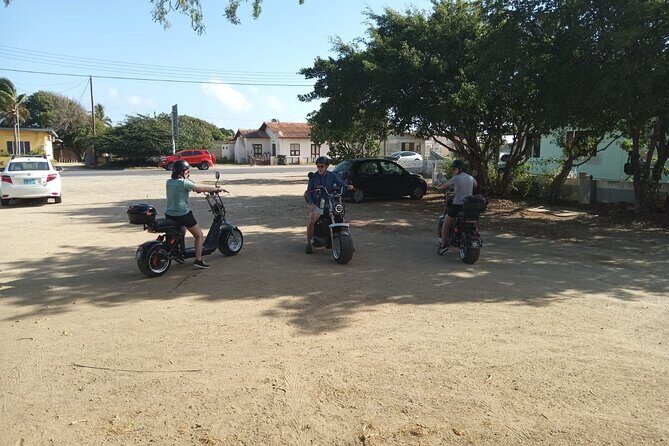 Aruba Electric Scooter Rental (1 or 2-seater) - Discovering Aruba on Two Wheels: An Authentic and Practical Guide