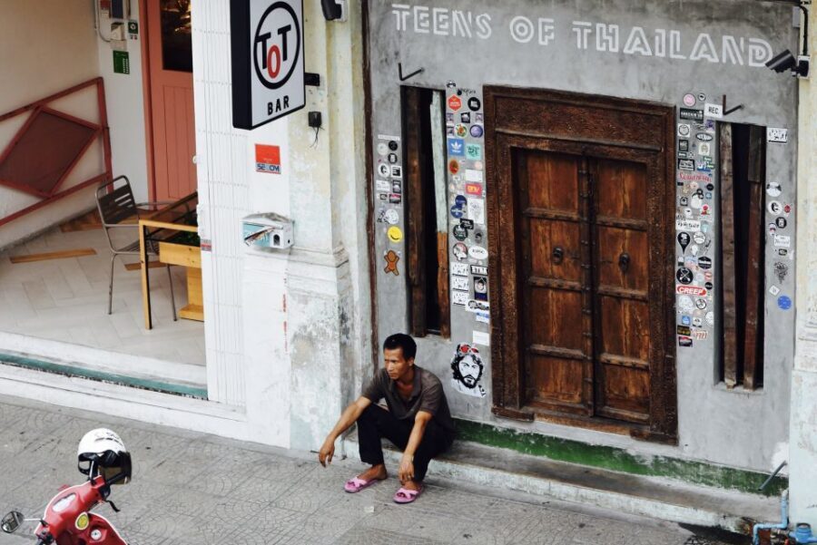 Bangkok: Guided Bar Hopping Night Tour with Private Option - The Experience in Context