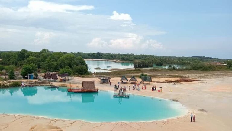 Bintan Desert And Blue Lake Private Tour - Authentic Experiences and Traveler Feedback