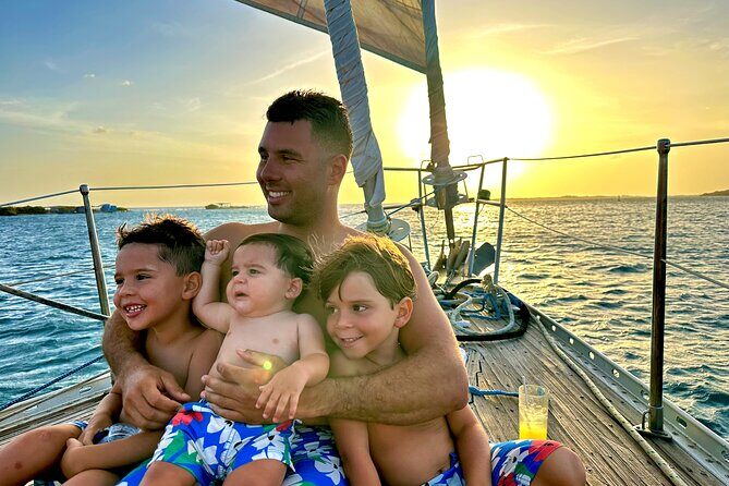 Blue Parrot Snorkel Sail with 4 course lunch or dinner in Aruba - Comfort and Equipment