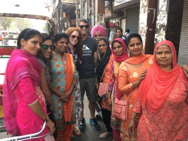 Delhi Exclusive Guided Shopping Tour in AC car and transfers - What to Expect from the Delhi Shopping Tour