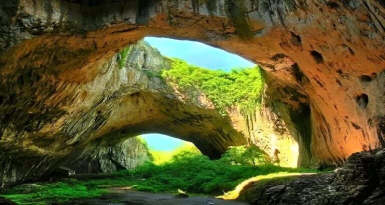 From Hue: One day explore Paradise Cave, Thien Duong cave - A Comprehensive Look at the Tour