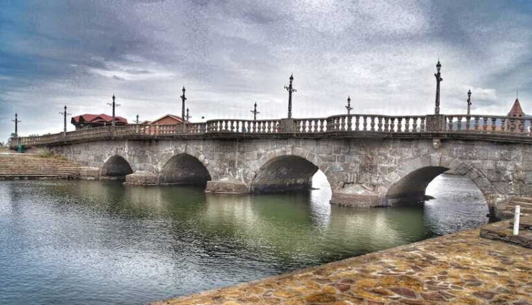From Manila: Las Casas Filipinas de Acuzar Guided Day Trip - The Practicalities: Logistics and Tips