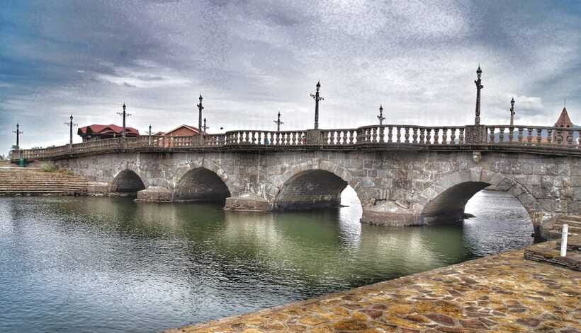 From Manila: Las Casas Filipinas de Acuzar Guided Day Trip - The Practicalities: Logistics and Tips