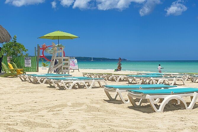 Full Day Tour of Negril Beach: Margaritaville & Rick's Cafe Live - Stop 1: Margaritaville Negril – Kick Off with Caribbean Flavors
