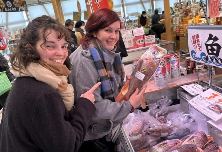 Kanazawa: 2-Hour Private Tour of Omicho Market with Tastings - Tasting Experience: A Flavourful Snapshot