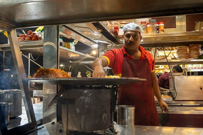 Mumbai Market and Temple Tour With Local Street Food - Authenticity and Local Flavor