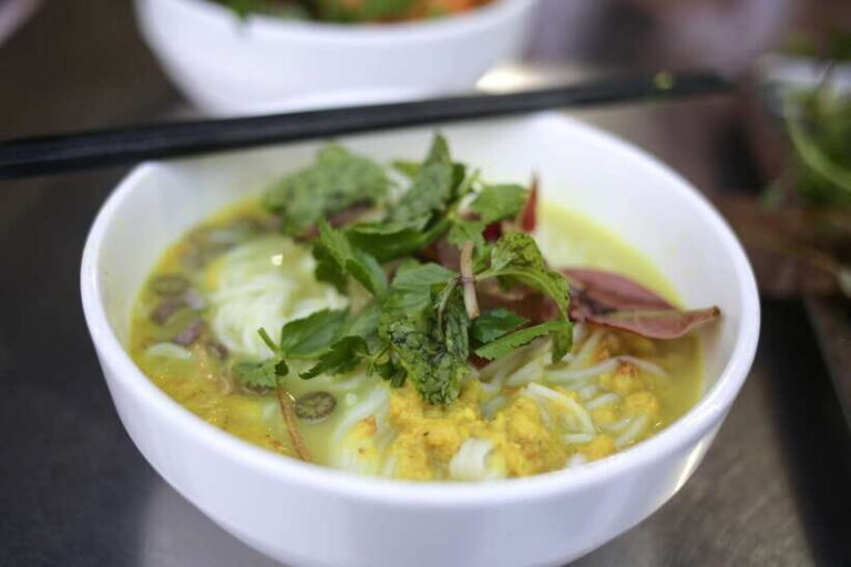 Phnom Penh: Culinary Underground Local Food Tuk-Tuk Tour - Transportation and Timing