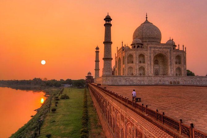 Private Taj Mahal and Fatehpur Sikri Tour From Delhi with Lunch - Practical Considerations