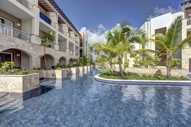 Private Transfer Punta Cana Airport to/from Royalton Punta Cana - Who Will Benefit Most?