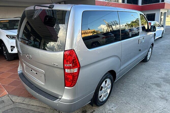 Punta Cana Airport Shuttle to Bávaro and Punta Cana Hotels - What the Experience Looks Like