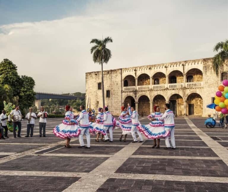 Punta Cana: Experience the essence of Santo Domingo with lunch and the Colonial Zone - Authentic Experience and Value
