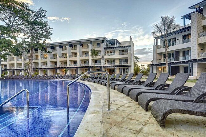 Royalton Negril Resort Airport Transfer - Vehicle and Comfort