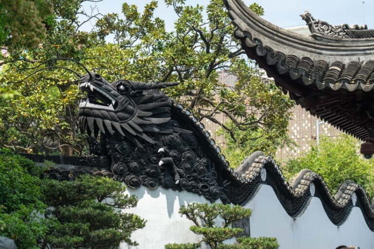 Shanghai: Yuyuan, City God Temple Old City Tour-Tip Based - What Sets This Tour Apart