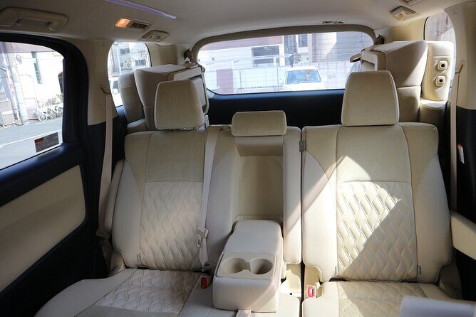 Shared Roundtrip Taxi Transfer from Antigua Airport to Royalton Antigua Resort - The Transportation Experience in Detail