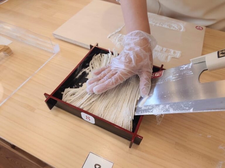 ///Soba Making Experience///Use The BIG Soba-Knife!! - Dive Into the Authentic Soba Making Experience