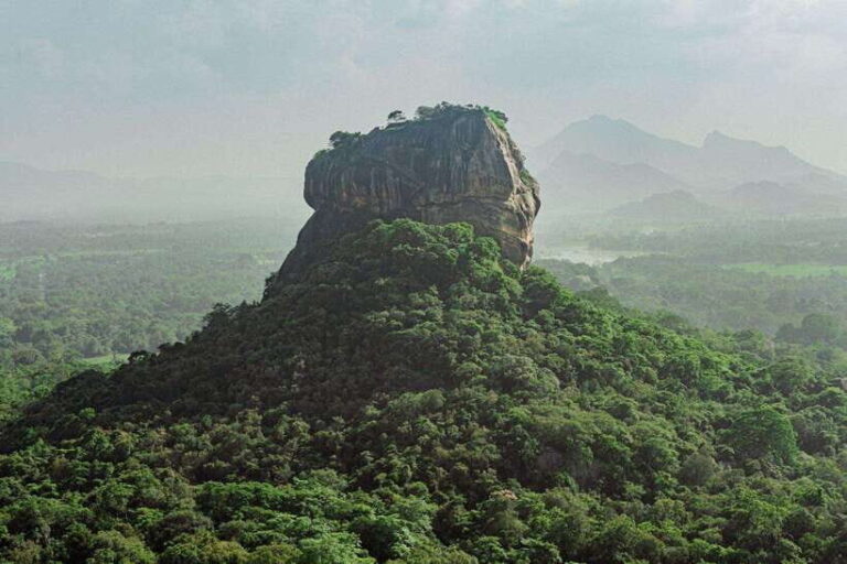 Sri Lanka: 4N5Day guided FULL TOUR with hotel accommodations - Itinerary Breakdown: A Day-by-Day Look