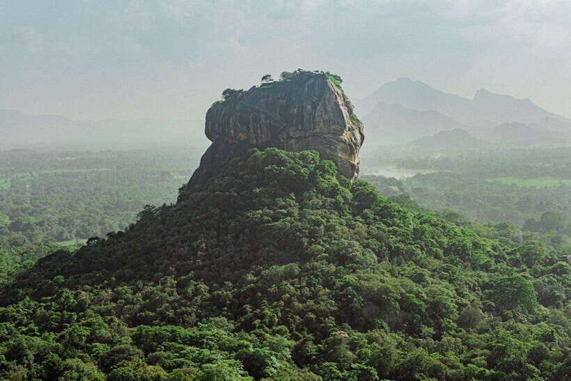 Sri Lanka: 4N5Day guided FULL TOUR with hotel accommodations - Itinerary Breakdown: A Day-by-Day Look
