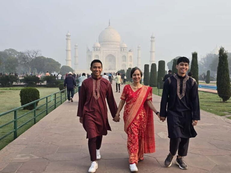 Taj Mahal: Guided Tour with Professional Photoshoot - Practical Details and What to Expect