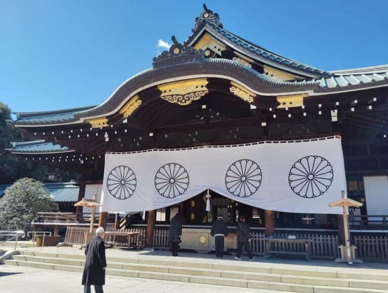 Tokyo: Yasukuni Shrine and Yushukan Museum Guided Tour - Analyzing the Value