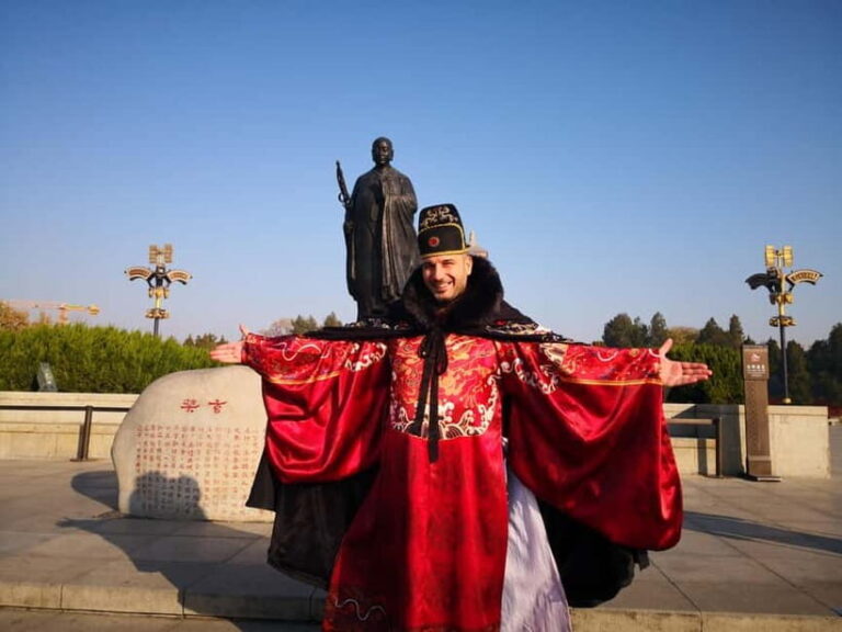 Xi'an: In-Depth City Tour with Choice of Duration - Why choose a private guide?