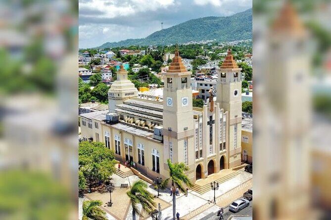 2 hours Taino Bay Walking Tour in Puerto Plata City - The Guide’s Role