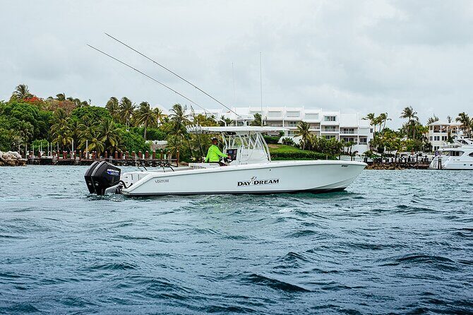 8 hours 34ft Day Dream Private Charter in Nassau - Who Will This Tour Suit Best?