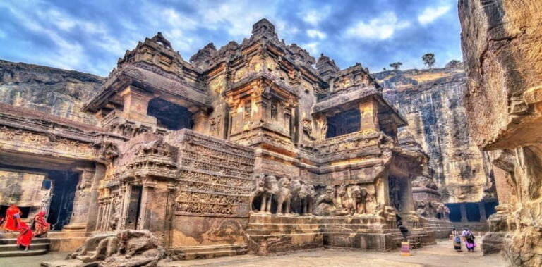 Ajanta & Ellora : Day Tour from Mumbai with Flight Tickets - What To Expect on the Day