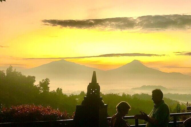 Borobudur Sunrise from Setumbu Hill and Great temples tour - What Makes This Tour Stand Out?