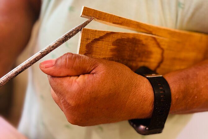 Caribbean Driftwood Making in San Juan - The Value of Local Art and Craft in Travel