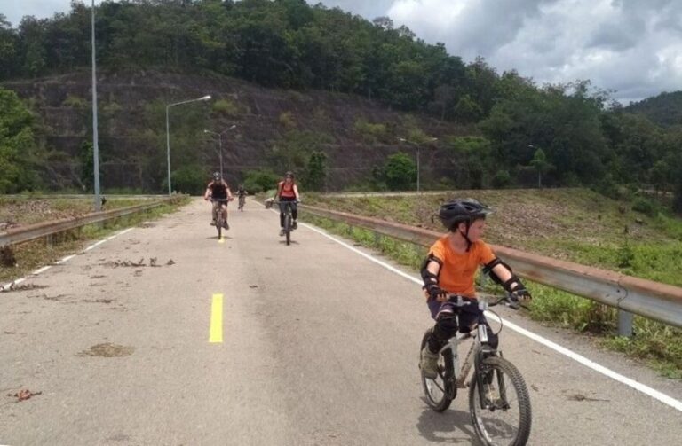 Chiang Mai: Rainforest Guided Mountain Biking Tour - Detailed Breakdown of the Itinerary