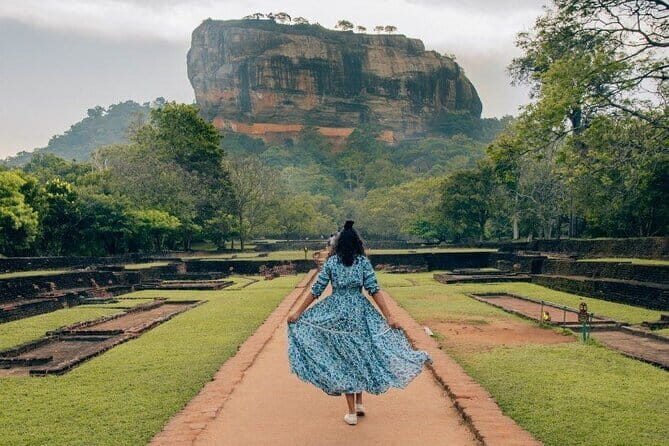 Colombo to Kandy Shuttle with Dambulla Sightseeing Tour - The Value of This Trip