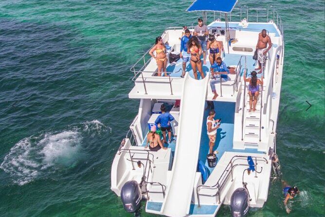 Full day tour. Buggy, lunch and Catamaran Adventure - Lunch at La Bandera: A Taste of the Dominican Republic
