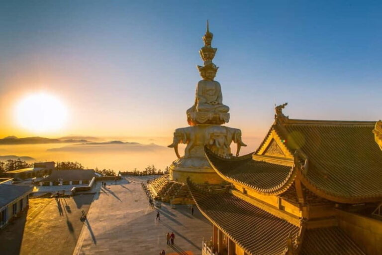 Golden Buddha & Cloud Sea: Emei Mountain Private Tour - Practical Aspects of the Tour