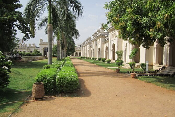 Half Day Hyderabad City Historical Walking Tour at Charminar - The Practical Aspects: What You Can Expect